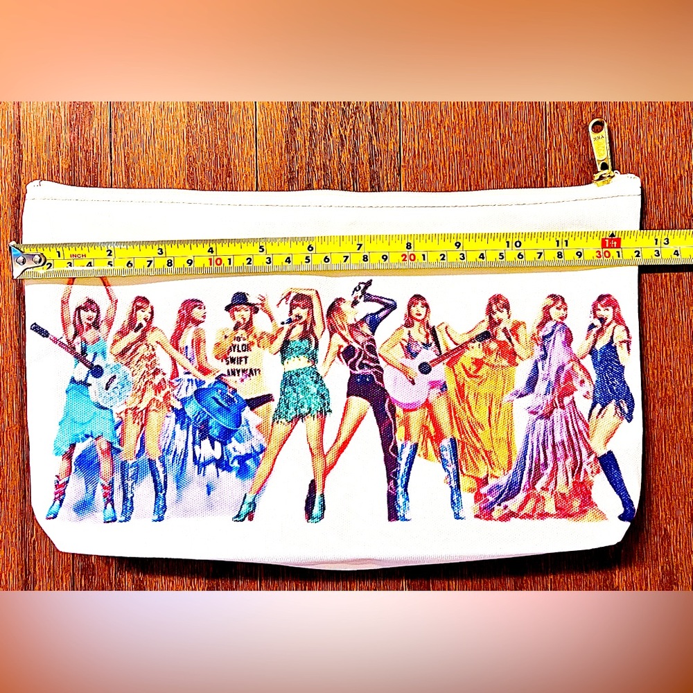 TAYLOR SWIFT TOUR BAG🎶🤘🏻🎸👯‍♀️❤️ (12.5” L x 7.5” H) *BRAND NEW!!🔖🎁💝* - Picture 3 of 7